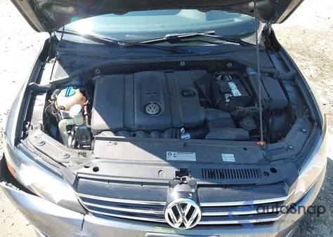 2013 Volkswagen Passat 2.5L S from USA, damaged, VIN 1VWAP7A3XDC038659
